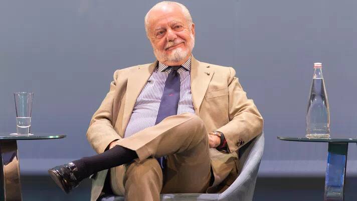 De Laurentiis: “Il Napoli è tornato a sfidare lo strapotere del Nord. Lotteremo fino alla fine”