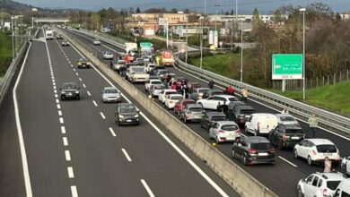 Ultras Napoli fermati sull'A1: coltelli e mazze sequestrati