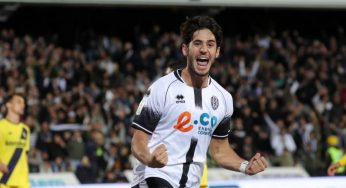 Il Napoli punta il bomber rivelazione: 10 gol a vent’anni, è asta con la Fiorentina