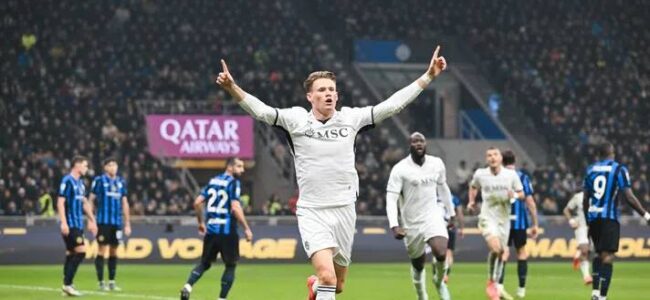 Napoli - McTominay, solo un fastidio al piede