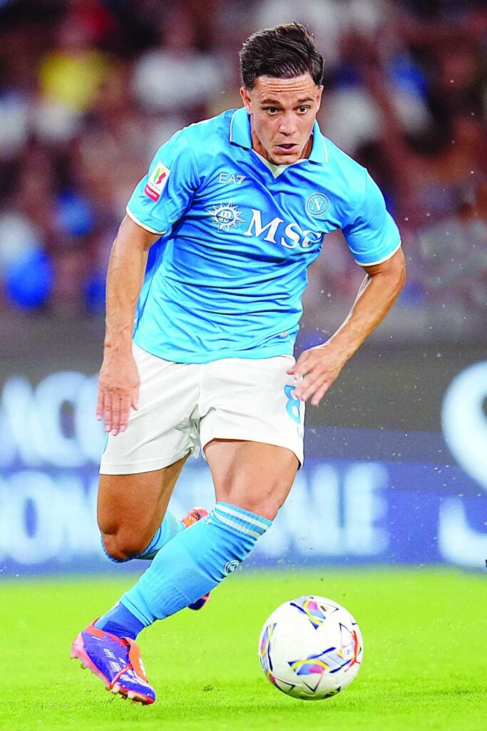 Napoli, avanza l’idea del 3-5-2: Conte prepara la sfida al Como