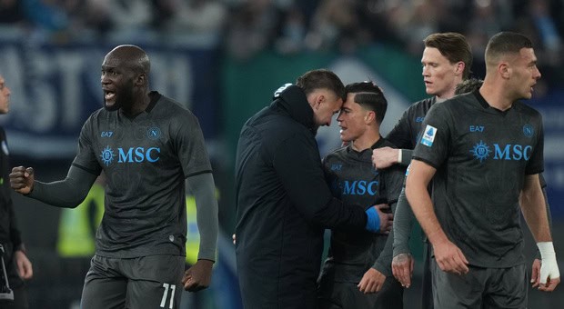 PAGELLE – Lazio Napoli 2 2: Anguissa domina, Raspadori decisivo. Conte non convince