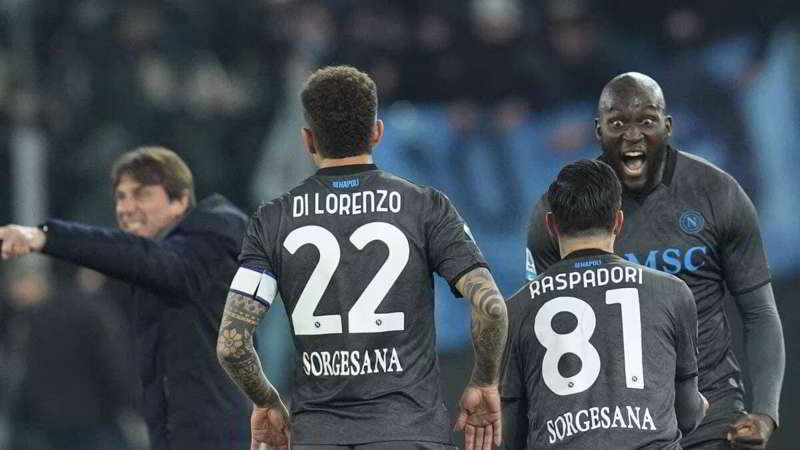 SERIE A – Beffa per il Napoli, la Lazio strappa il 2 2 nel finale