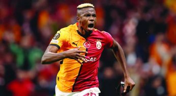 Osimhen tra Al-Hilal e Galatasaray: ingaggio da capogiro, ma il sì non arriva. Napoli attende i 75 milioni