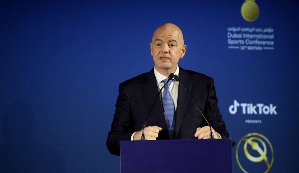 Comunicazione via e-mail di Infantino: Russia reintegrata nel calcio | Qualificazioni ai Mondiali da rigiocare