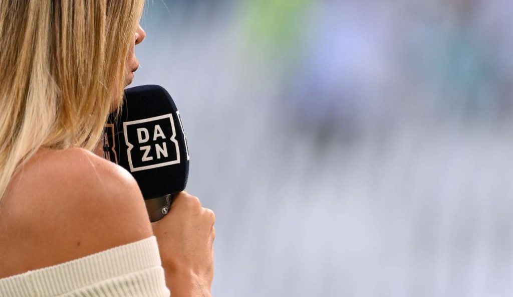 L’Italia si è ribellata: DAZN finisce in Tribunale | Gli tolgono subito la Serie A