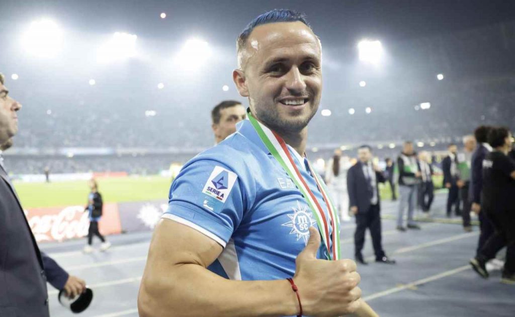 Gazzetta dello Sport: “Napoli, allarme Lobotka: stiramento e ansia per Conte, rischio stop di tre settimane”