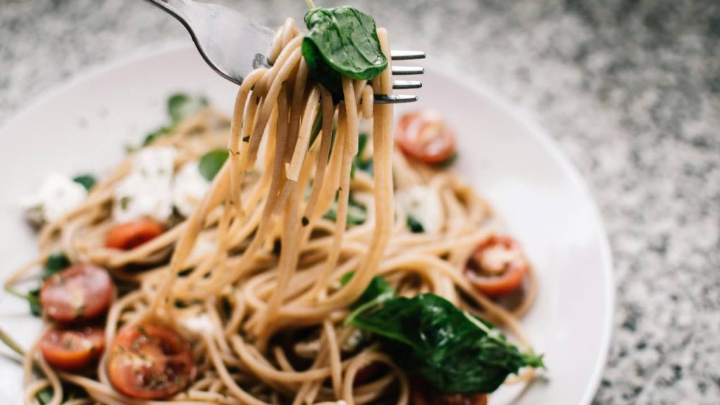 La pasta più povera della tradizione napoletana: spendi 50 centesimi a porzione | La vorrai tutti i giorni
