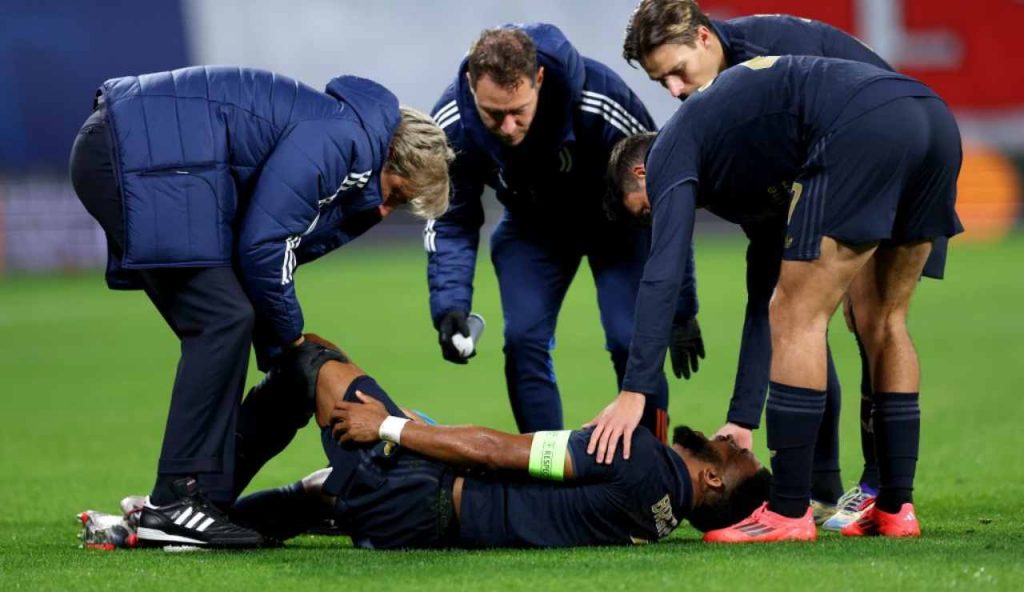 DRAMMA JUVENTUS: si è rotto pure il sostituto di Bremer | Il J-Medical diventa un lazzaretto