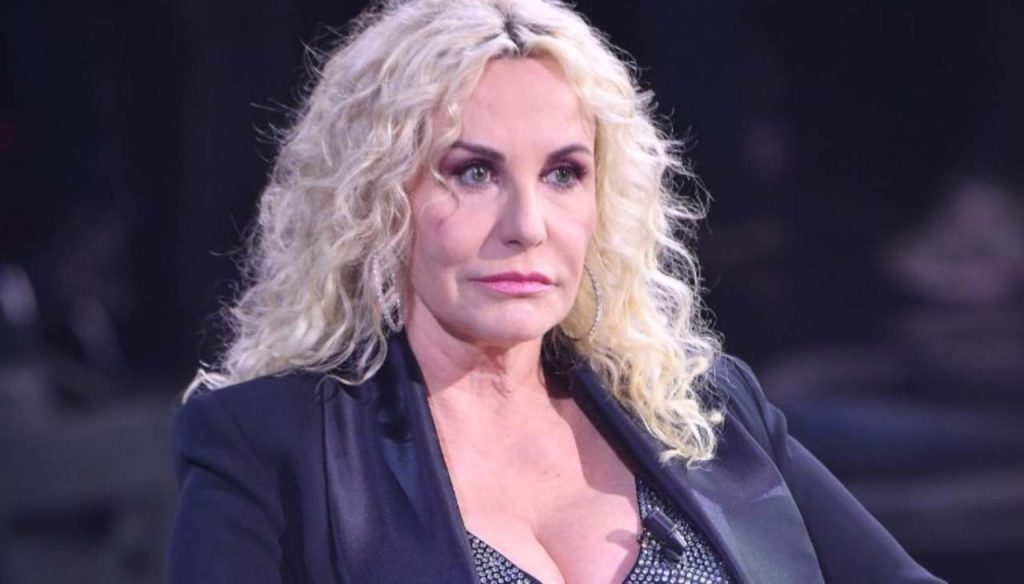 È scoppiato l’amore: Antonella Clerici con il calciatore del Napoli | Paparazzati in gran segreto