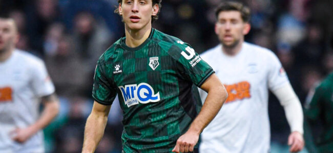 Edoardo-Bove-playing-for-Watford.jpg