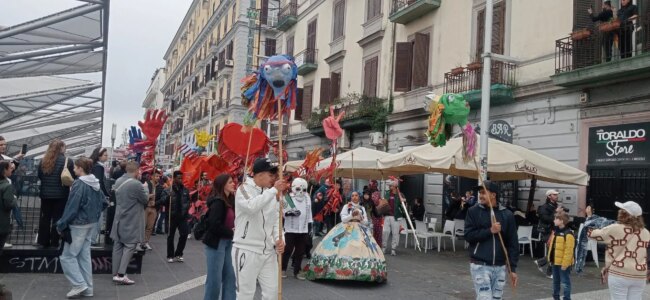 carnevale-piazza-garibaldi-napoli.jpeg