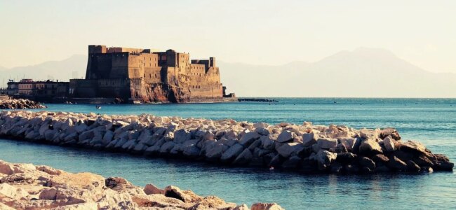 castel-dellovo-napoli-sole.jpg
