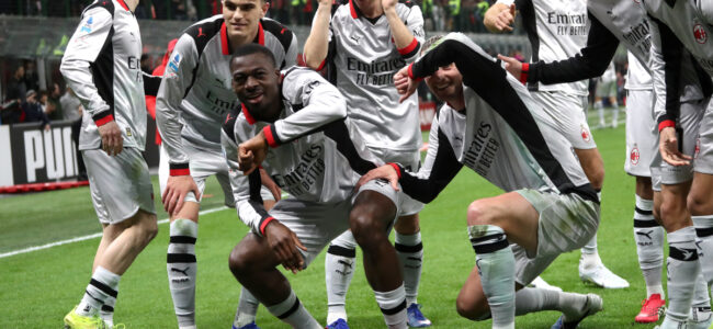 Youssouf-Fofana-pose.jpg