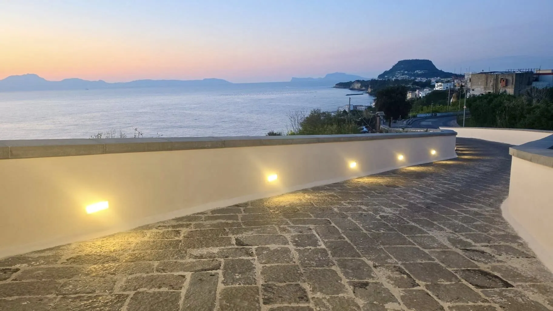 tunnel di luci al castello di baia un8217esperienza napoletana mozzafiato sul mare da Napolipiu.com tunnel di luci al castello di baia un8217esperienza napoletana mozzafiato sul mare