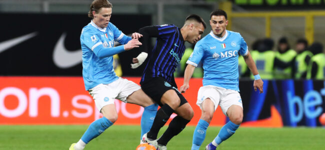 Lautaro-Martinez-Scott-McTominay.jpg