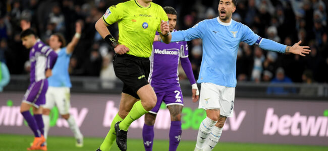 Mattia-Zaccagni-referee-protest.jpg