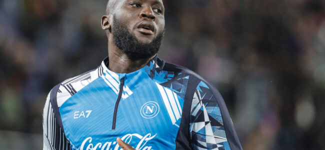 Romelu-Lukaku-Napoli-warm-up.jpg