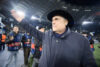 Proteste dei tifosi laziali il 2 luglio mentre Lotito acquista un nuovo club.