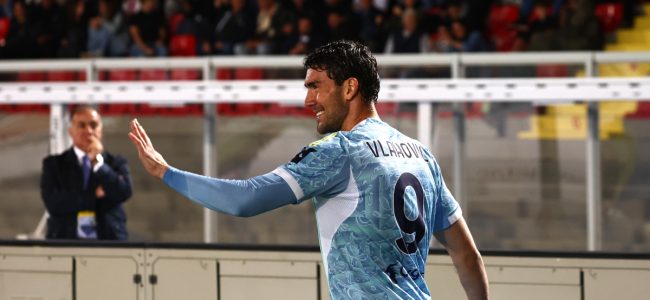 Dusan-Vlahovic-wave.jpg