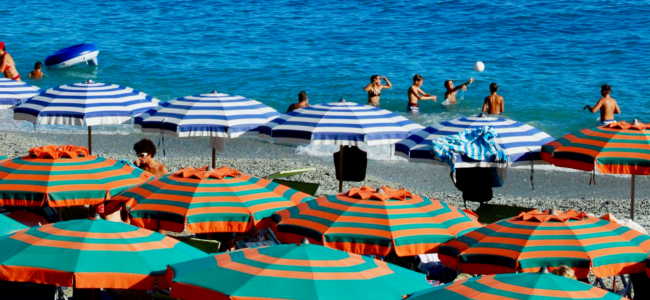 ombrelloni-spiaggia-mare-stabilimento-balneare.png
