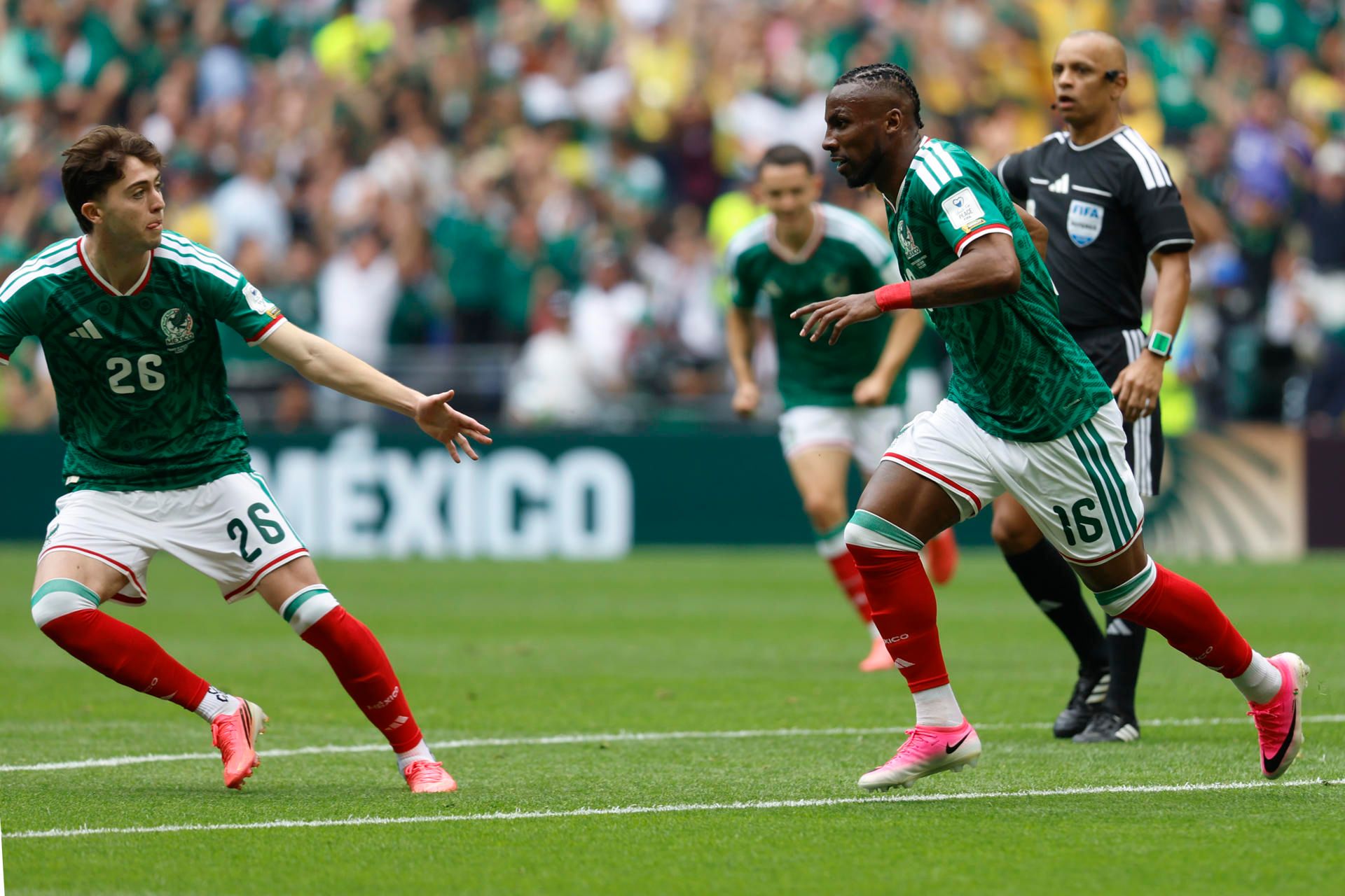 messico trionfa con stile contro il sudafrica all8217azteca nella coppa del mondo da Napolipiu.com messico trionfa con stile contro il sudafrica all8217azteca nella coppa del mondo