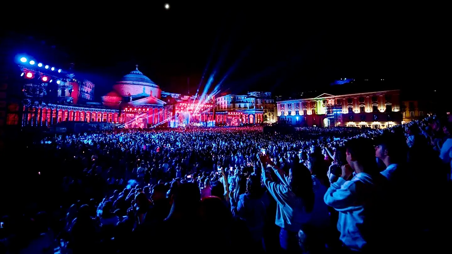 napoli il concerto imperdibile sotto le stelle con elisa lda e tanti ospiti da Napolipiu.com napoli il concerto imperdibile sotto le stelle con elisa lda e tanti ospiti