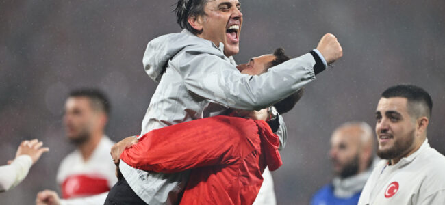 Vincenzo-Montella-Turkey-celebration.jpg