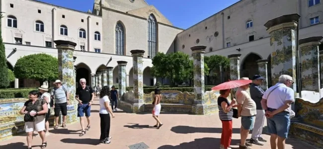 chiostro-santa-chiara.jpg