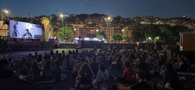 cinema-spiaggia-napoli.jpg