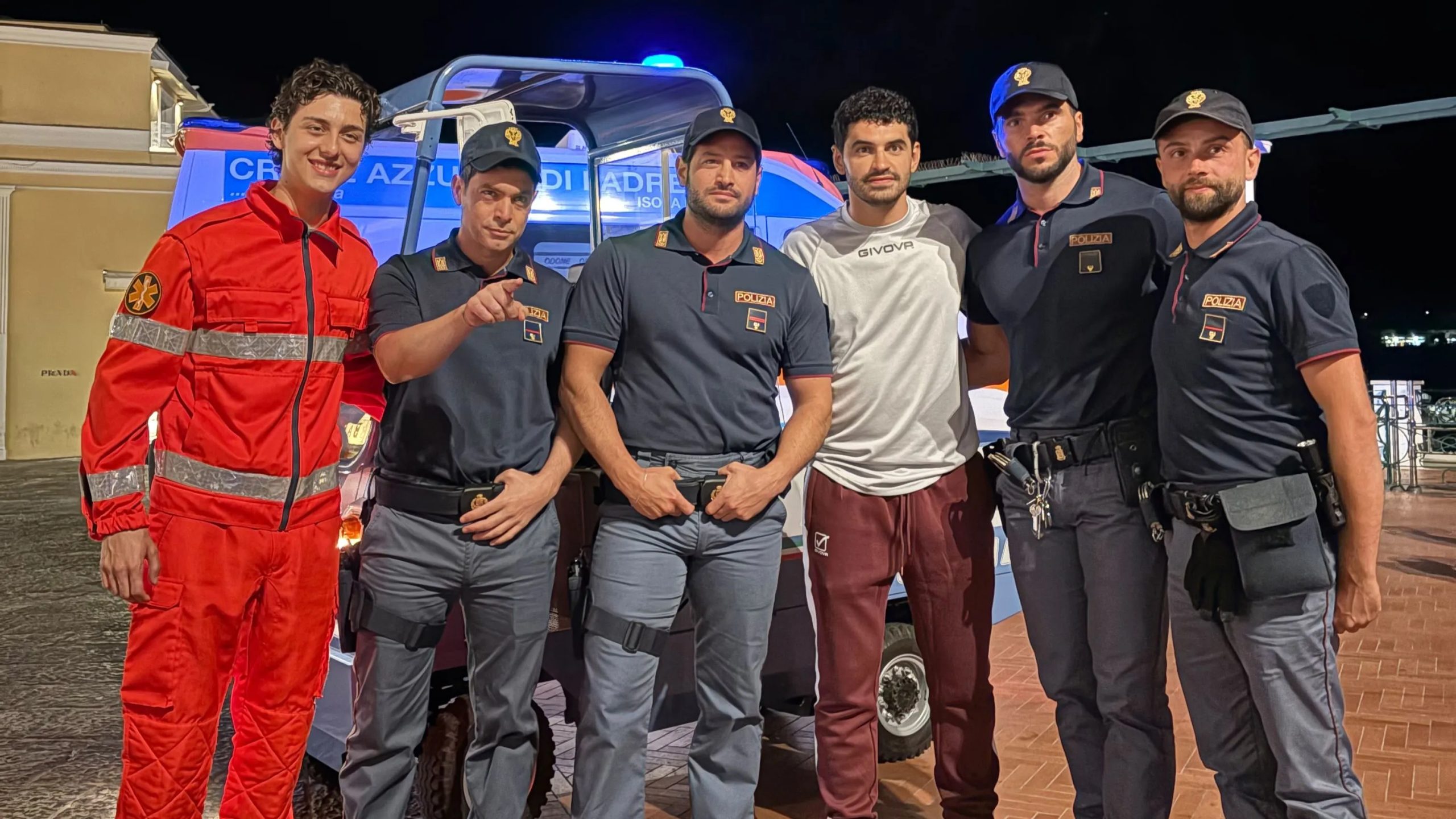 simone de martinis il giovane poliziotto eroe che ha salvato 16 vite a soli 34 anni da Napolipiu.com simone de martinis il giovane poliziotto eroe che ha salvato 16 vite a soli 34 anni