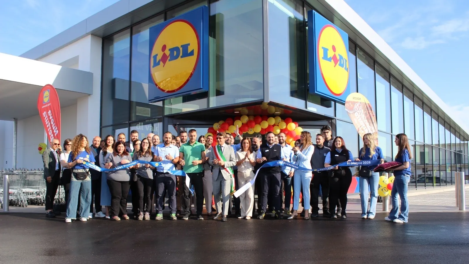 lidl inaugura un megastore a napoli 1400 mq e nuovi posti di lavoro da Napolipiu.com lidl inaugura un megastore a napoli 1400 mq e nuovi posti di lavoro