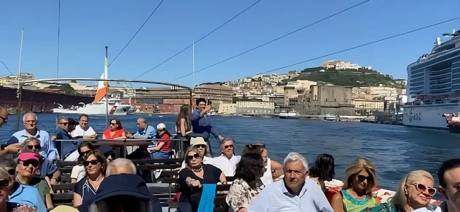 napoli-mare-barca.jpeg