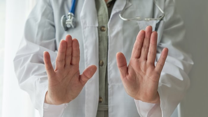 allerta per aggressioni ai medici fials propone l8217uso di bodycam per la sicurezza da Napolipiu.com allerta per aggressioni ai medici fials propone l8217uso di bodycam per la sicurezza