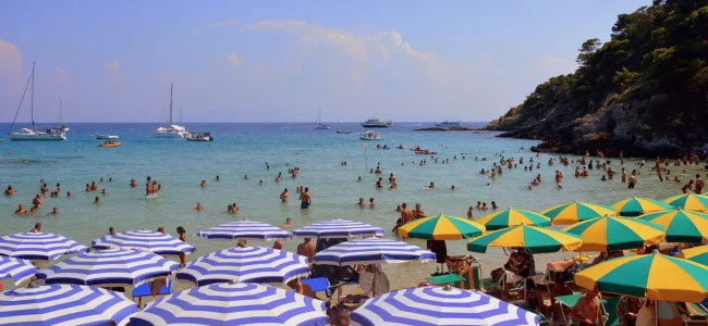 ombrelloni-spiaggia-mare.jpg