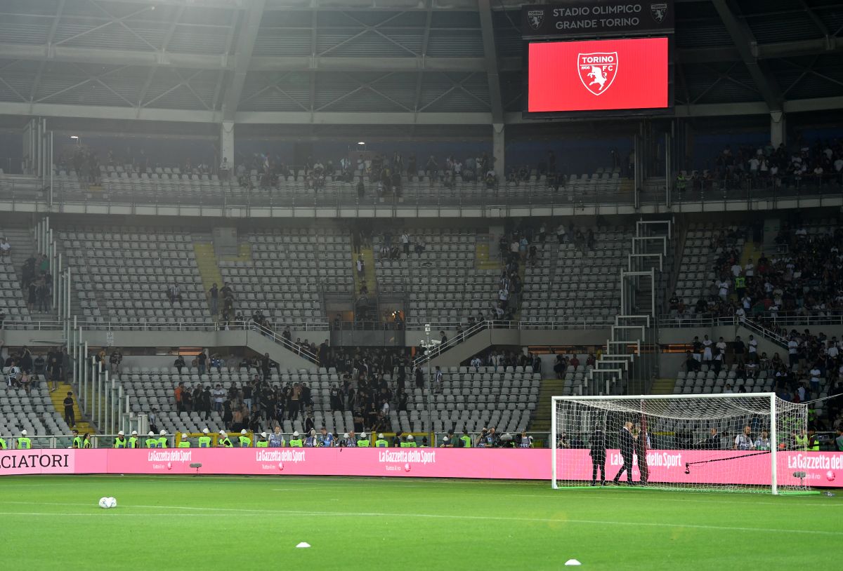 tifosi di juventus e torino esclusi per dieci partite dopo il caos del derby da Napolipiu.com tifosi di juventus e torino esclusi per dieci partite dopo il caos del derby