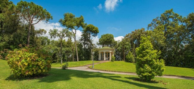 villa-rosebery-napoli-parco.jpg