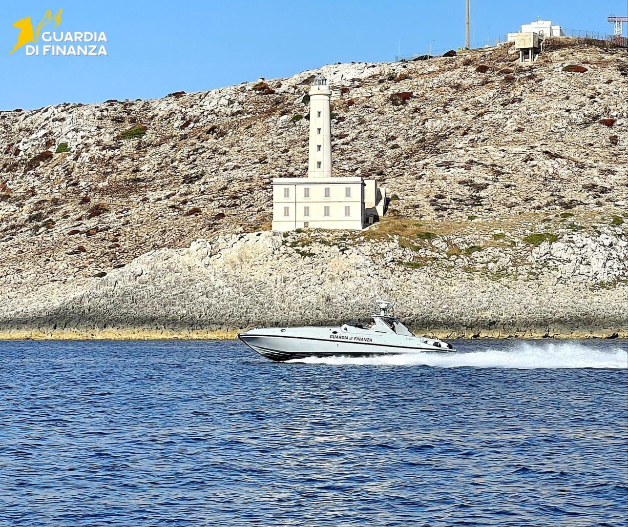 yacht di lusso sequestrato in salento trovati tre lavoratori in nero da Napolipiu.com yacht di lusso sequestrato in salento trovati tre lavoratori in nero