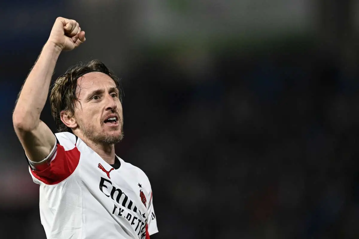 modric rinnova per un anno con il milan ufficiale la continuazione del rapporto da Napolipiu.com modric rinnova per un anno con il milan ufficiale la continuazione del rapporto