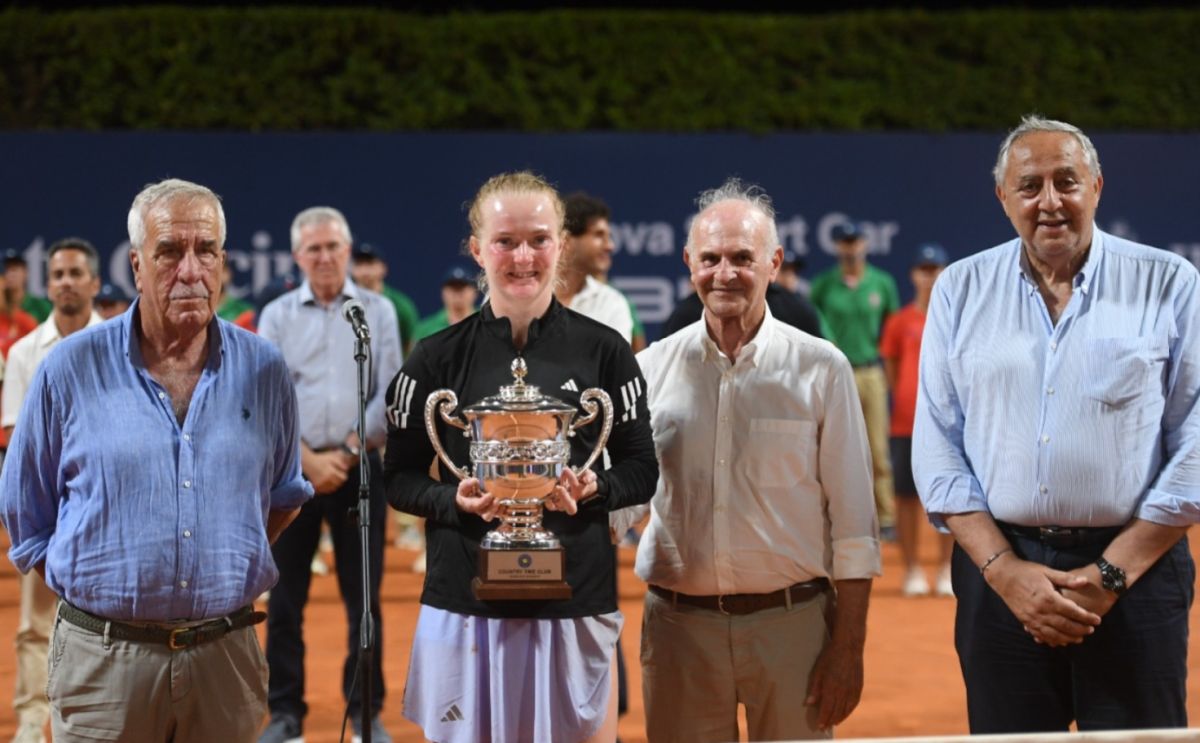 francesca jones si riconferma regina ai palermo ladies open con una vittoria straordinaria da Napolipiu.com francesca jones si riconferma regina ai palermo ladies open con una vittoria straordinaria