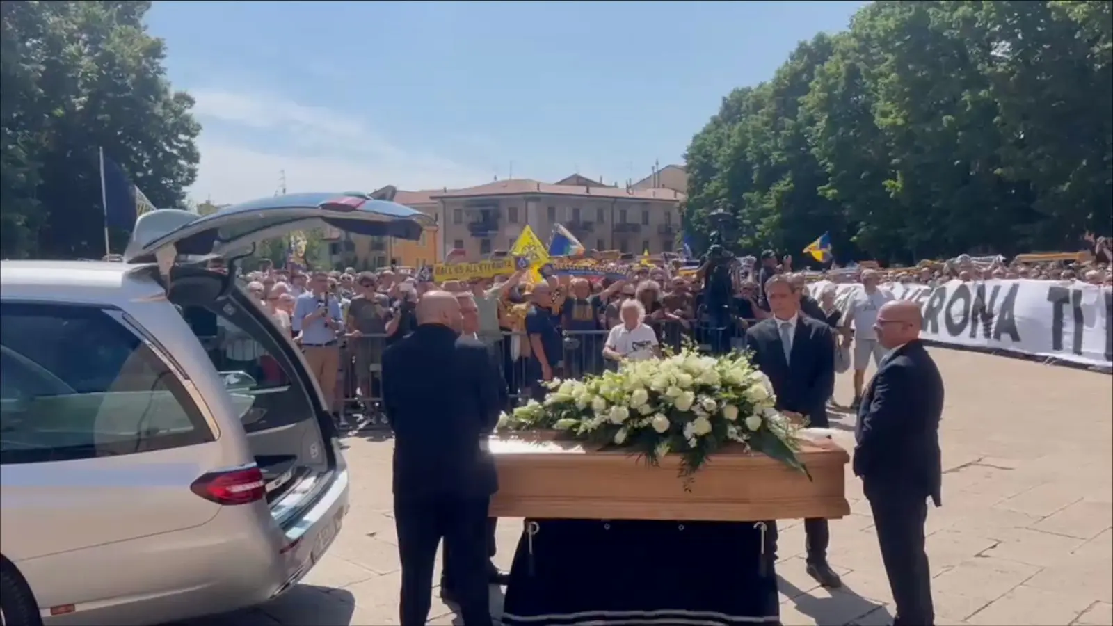 addio a osvaldo bagnoli a verona saremo sempre i suoi ragazzi 8211 video emozionante da Napolipiu.com addio a osvaldo bagnoli a verona saremo sempre i suoi ragazzi 8211 video emozionante
