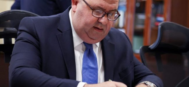 Bedingfield-ministro-malta.jpeg