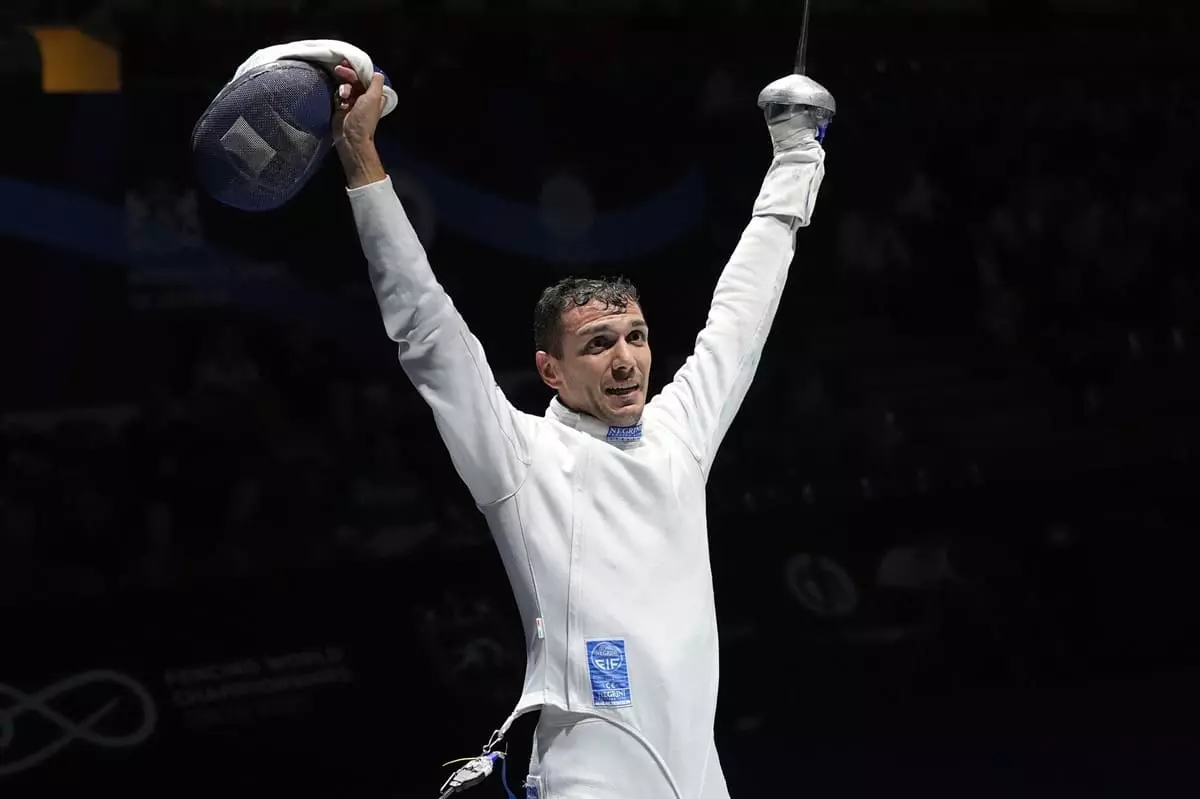 veroli conquista l8217argento nella spada terza medaglia italiana ai mondiali di hong kong da Napolipiu.com veroli conquista l8217argento nella spada terza medaglia italiana ai mondiali di hong kong