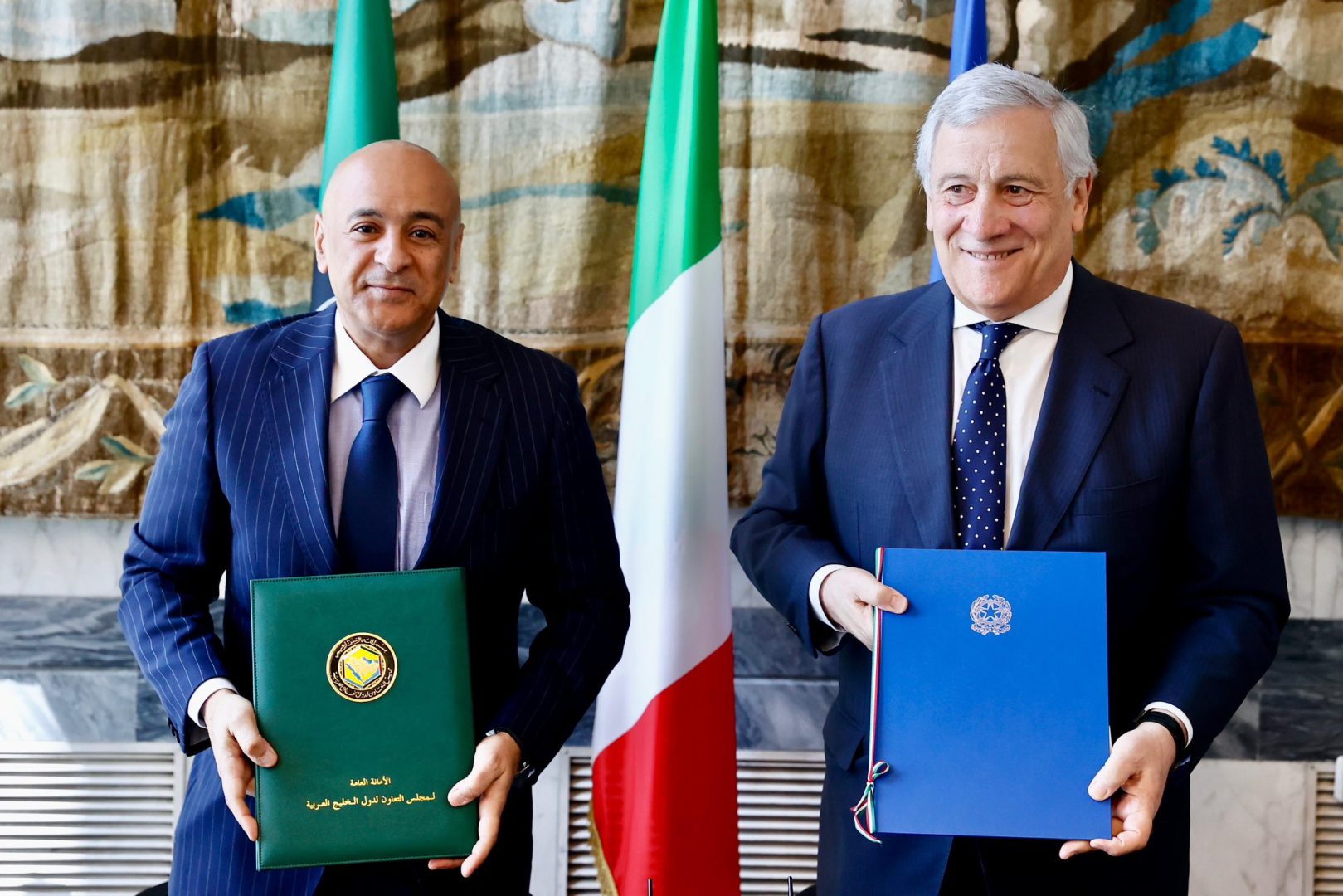tajani sigla accordo storico con il consiglio di cooperazione del golfo da Napolipiu.com tajani sigla accordo storico con il consiglio di cooperazione del golfo