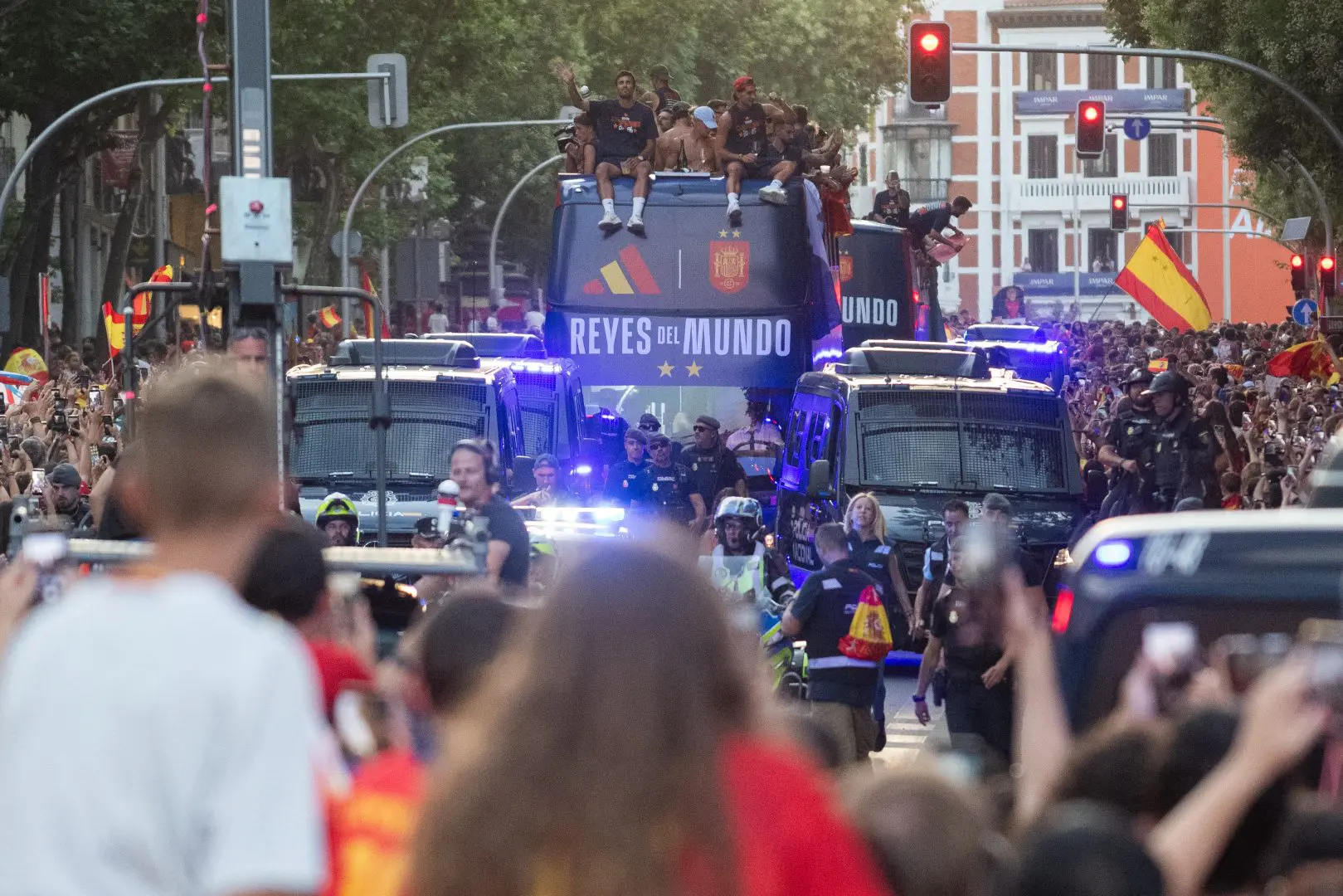 maxi festa a madrid oltre 2 milioni di persone celebrano il trionfo mondiale della spagna da Napolipiu.com maxi festa a madrid oltre 2 milioni di persone celebrano il trionfo mondiale della spagna