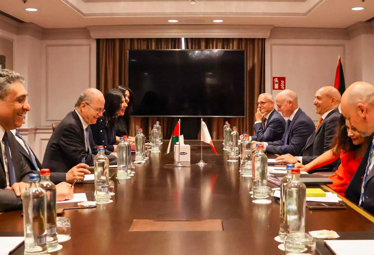 incontro a bruxelles tra il ministro degli esteri maltese e il premier palestinese da Napolipiu.com incontro a bruxelles tra il ministro degli esteri maltese e il premier palestinese