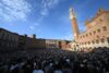 L’Aquila conquista il Palio di Siena dopo 34 anni: Tittia trionfa di nuovo.
