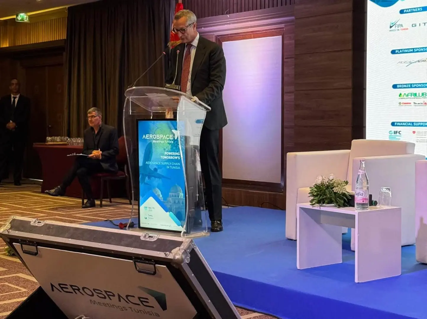 aerospace meetings tunisia l8217ambasciatore prunas sottolinea l8217importanza delle sinergie nel settore aerospaziale da Napolipiu.com aerospace meetings tunisia l8217ambasciatore prunas sottolinea l8217importanza delle sinergie nel settore aerospaziale