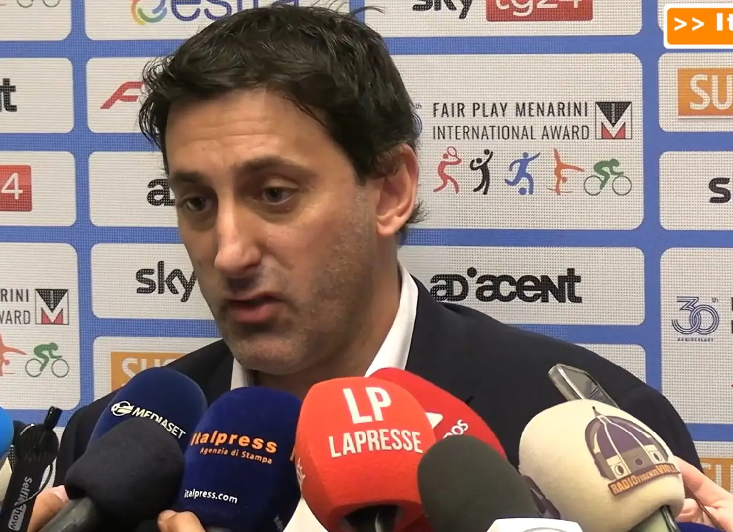 milito 8216non mi sorprende pi249 nulla di messi8217 8211 video esclusivo da Napolipiu.com milito 8216non mi sorprende pi249 nulla di messi8217 8211 video esclusivo