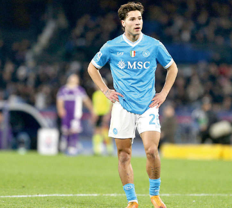 repubblica napoli vergara rinnova fino al 2031 il club blinda il suo talento presto anche il vertice per di lorenzo da Napolipiu.com repubblica napoli vergara rinnova fino al 2031 il club blinda il suo talento presto anche il vertice per di lorenzo